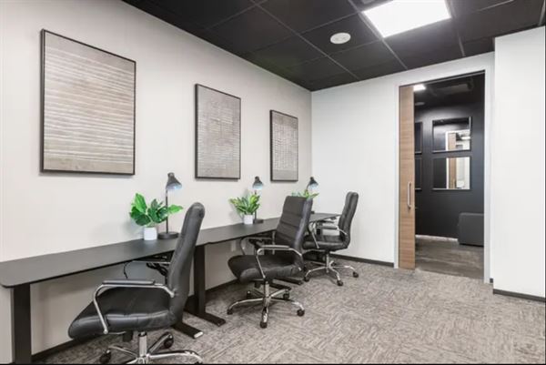 Lucid Private Offices - Camelback