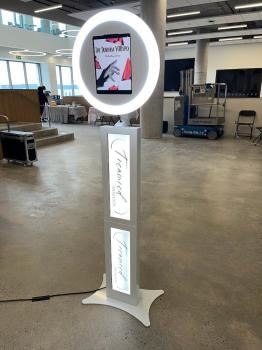 Treasured Moments - Toronto Photobooth