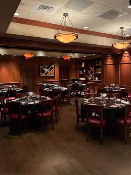 Fleming's Prime Steakhouse & Wine Bar - Omaha