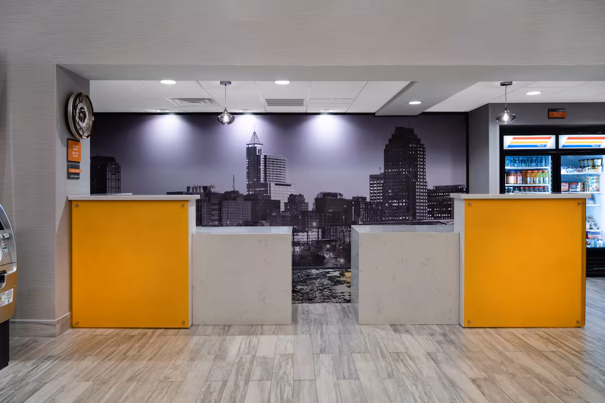 La Quinta Inn & Suites by Wyndham Raleigh-Downtown-North