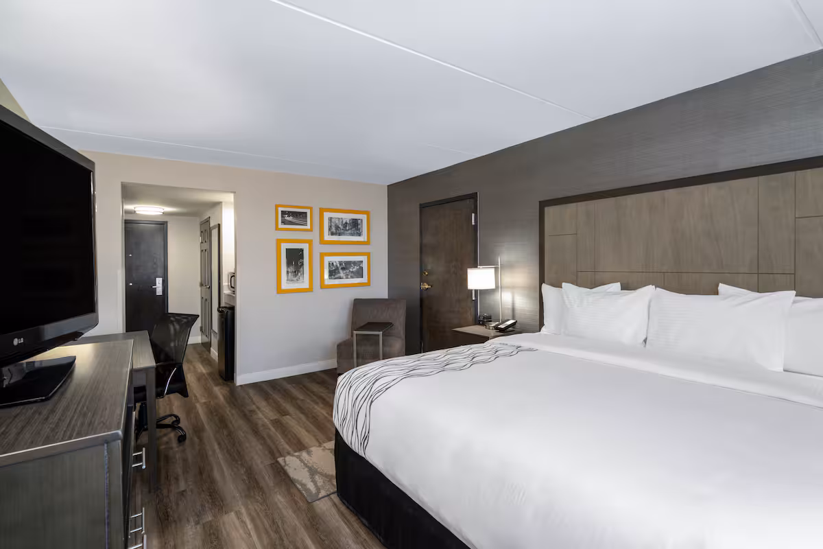 La Quinta Inn & Suites by Wyndham Raleigh-Downtown-North
