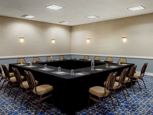 Newport Harbor Island Resort