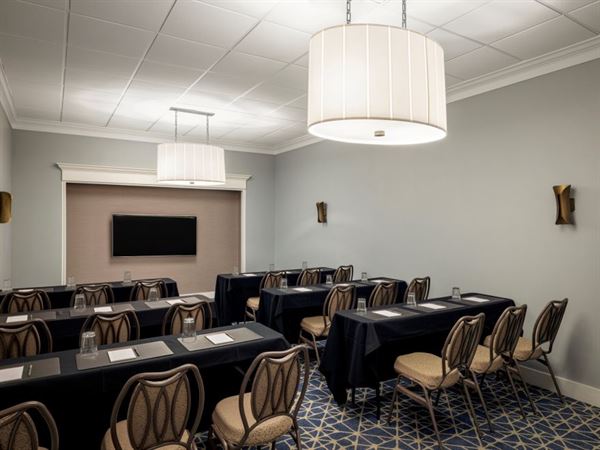 Newport Harbor Island Resort