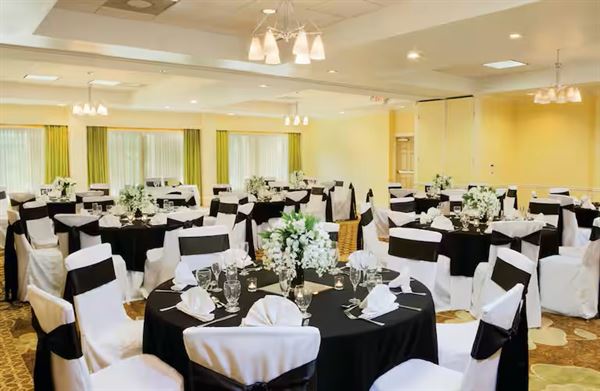 DoubleTree Suites by Hilton At The Battery