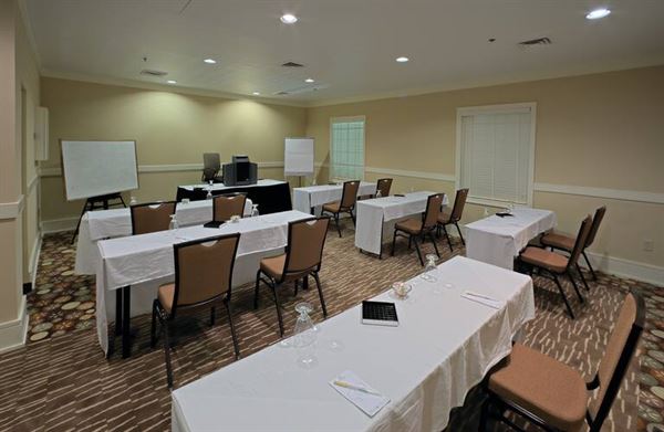 DoubleTree Suites by Hilton At The Battery