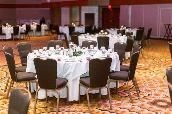 Wedding Studio at Radisson Plaza Hotel