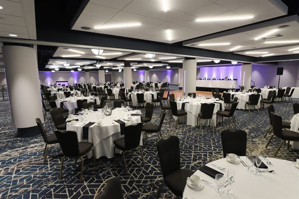 Wedding Studio at Radisson Plaza Hotel