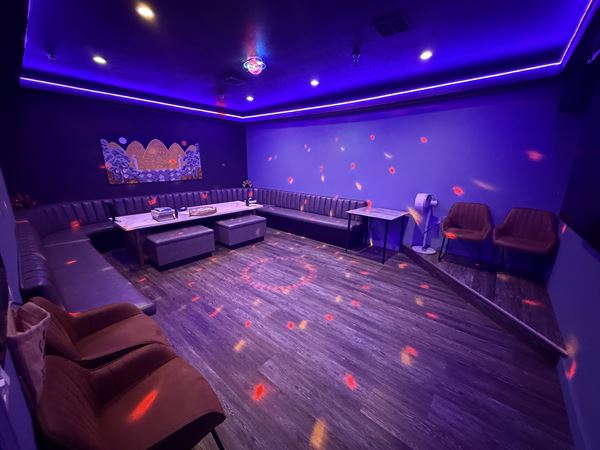 MAGPIE & TIGER KARAOKE