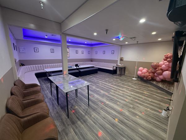 MAGPIE & TIGER KARAOKE