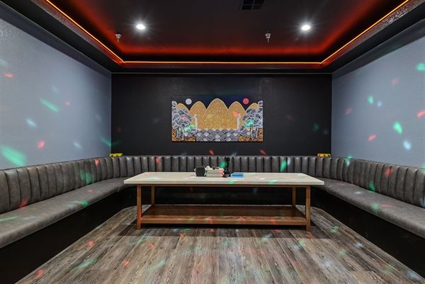 MAGPIE & TIGER KARAOKE