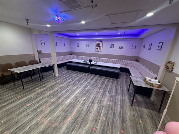 MAGPIE & TIGER KARAOKE