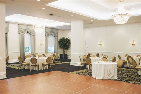 Collegian Hotel & Suites Trademark Collection By Wyndham