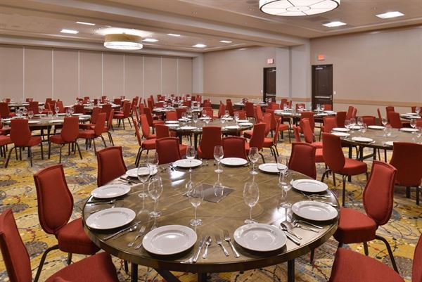 Crowne Plaza Shenandoah/The Woodlands