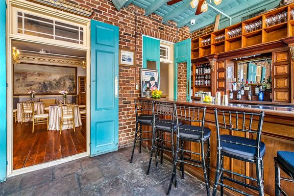 Rue Bourbon Parlours and Balconies