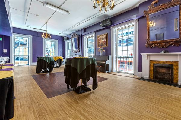 Rue Bourbon Parlours and Balconies