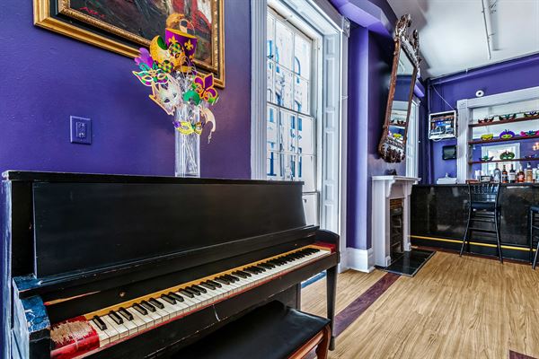 Rue Bourbon Parlours and Balconies