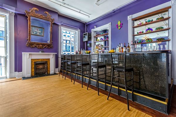 Rue Bourbon Parlours and Balconies