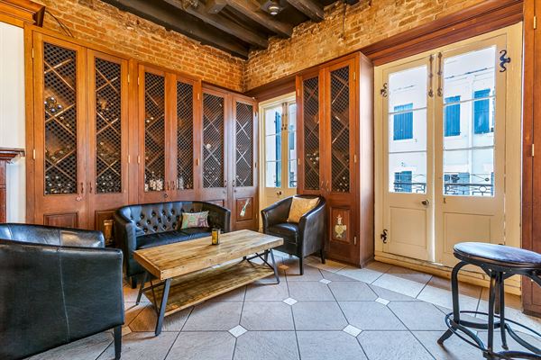 Rue Bourbon Parlours and Balconies