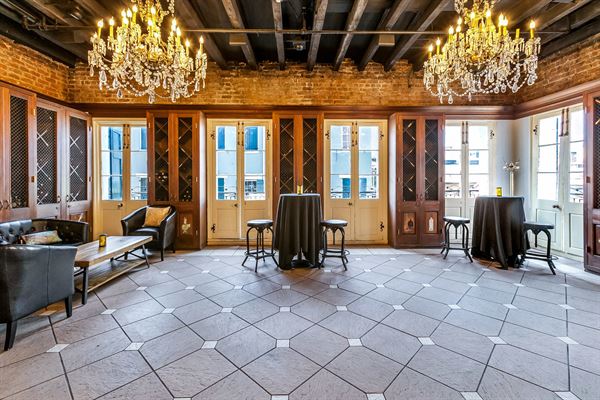 Rue Bourbon Parlours and Balconies