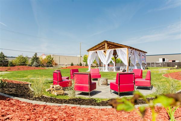 The Backyard On Aberdeen