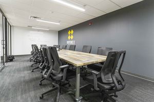 Large Conference Room (12-14 Person)