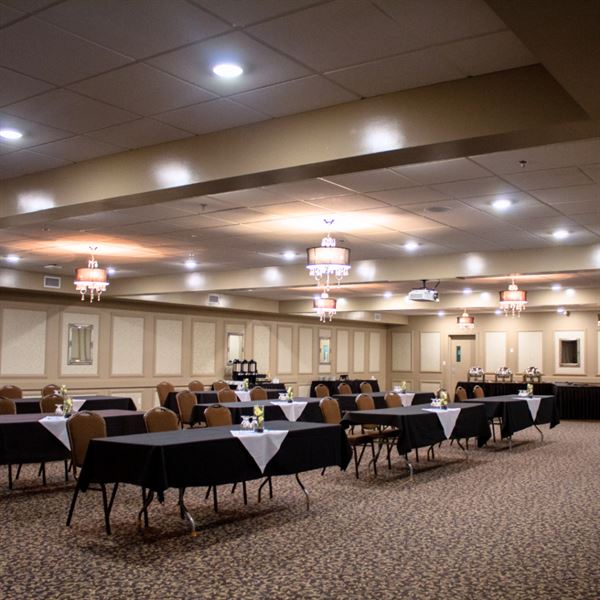 Coast Lethbridge Hotel & Conference Centre featuring LA CHEFS CATERING & DECOR