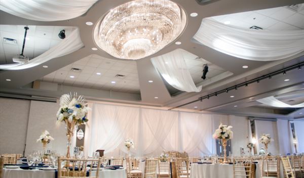 Coast Lethbridge Hotel & Conference Centre featuring LA CHEFS CATERING & DECOR