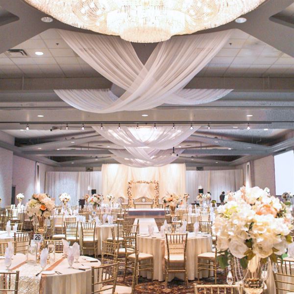 Coast Lethbridge Hotel & Conference Centre featuring LA CHEFS CATERING & DECOR