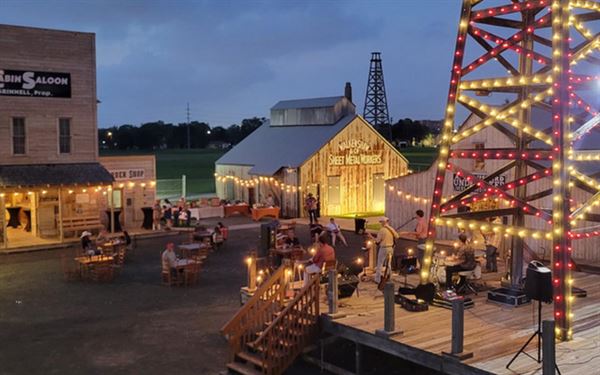 Spindletop Gladys City Boomtown