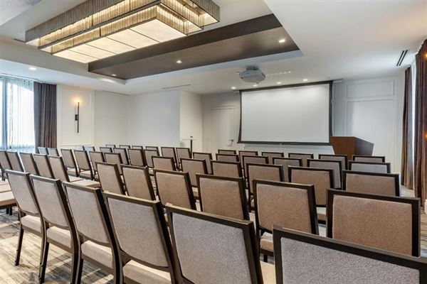 Cambria Hotel Houston Downtown Convention Center