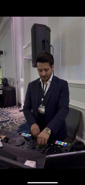 DUDEWHOSPINS DJ Service