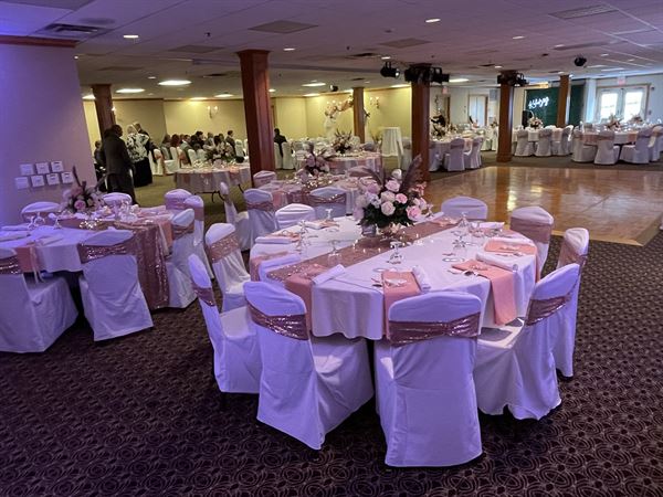 Dutch Haus Inn & Suites