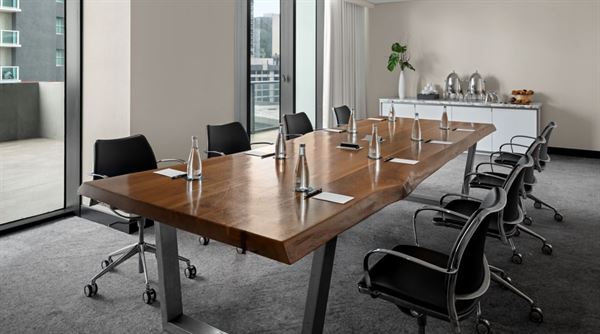 DUA Miami, Autograph Collection