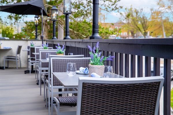 The Pullman Restaurant and Bar