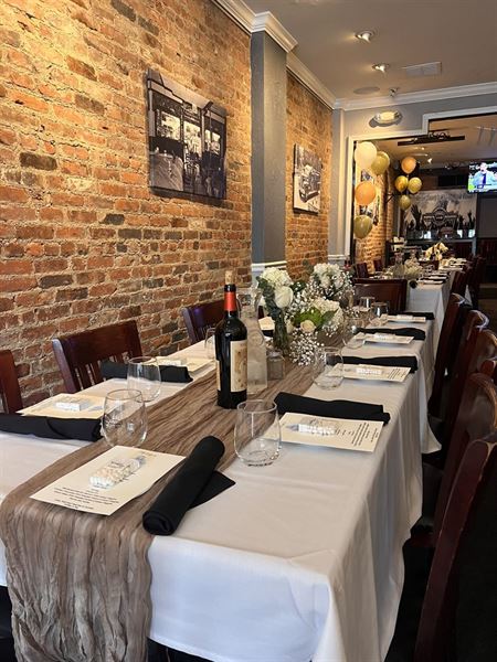 Petes Saloon & Restaurant