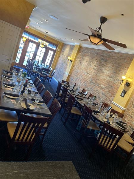 Petes Saloon & Restaurant