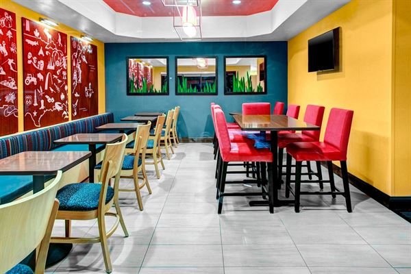 TownePlace Suites Bakersfield West