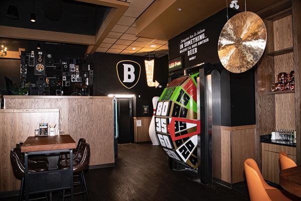 The Banquet Bar - Mahogany