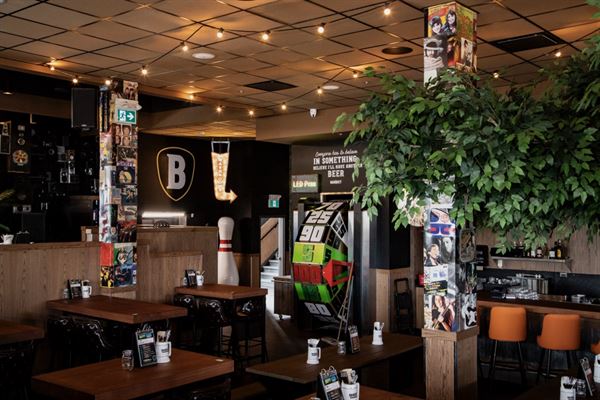 The Banquet Bar - Mahogany