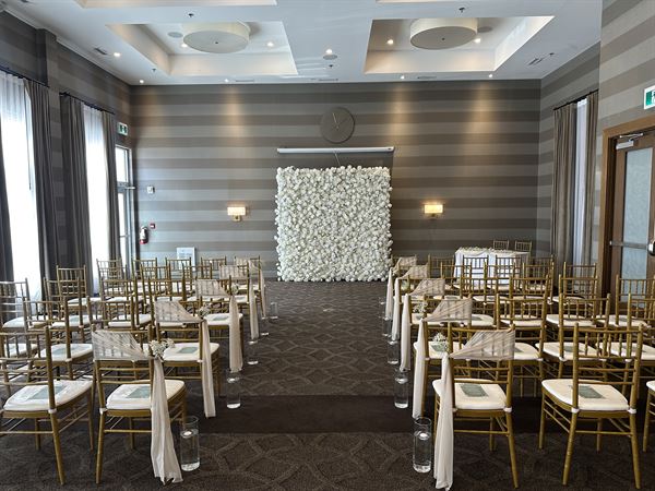 Moxies & Sandman Hotel Hamilton