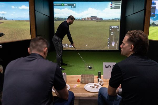 6ix Iron Indoor Golf