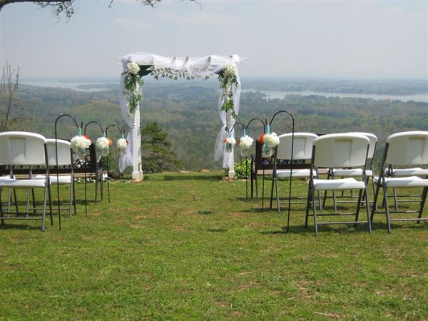 The Secret Bed & Breakfast Lodge