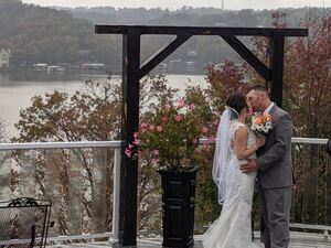 Lake Breeze Resort & Terrace