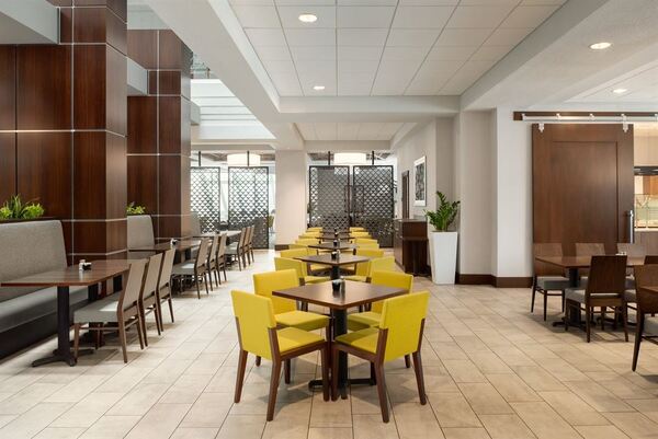 Embassy Suites by Hilton Indianapolis - Downtown
