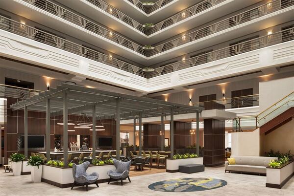 Embassy Suites by Hilton Indianapolis - Downtown