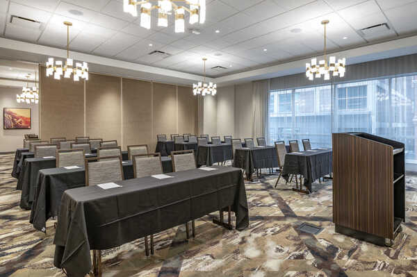 Cambria Hotel Louisville Downtown