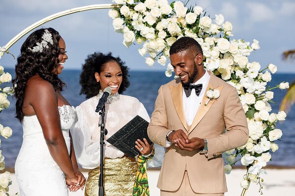 Sammi's Mobile Notary Service and Wedding Officiant LLC