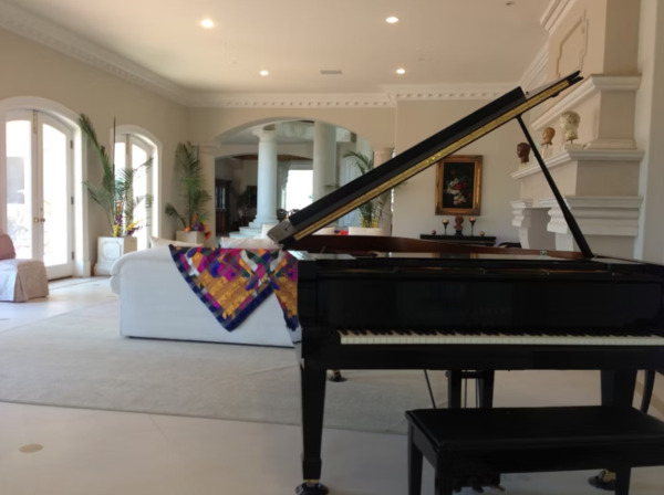 Stradella Court Mansion