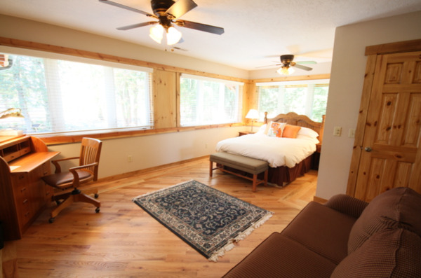 Scholls Valley Lodge