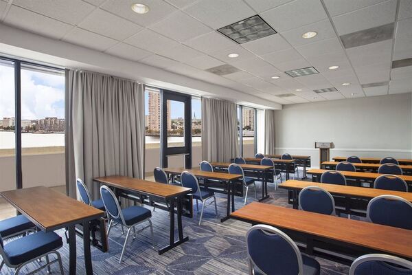 Sheraton Norfolk Waterside Hotel